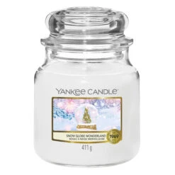 Yankee Candle Snow Globe Wonderland Medium Jar Candle
