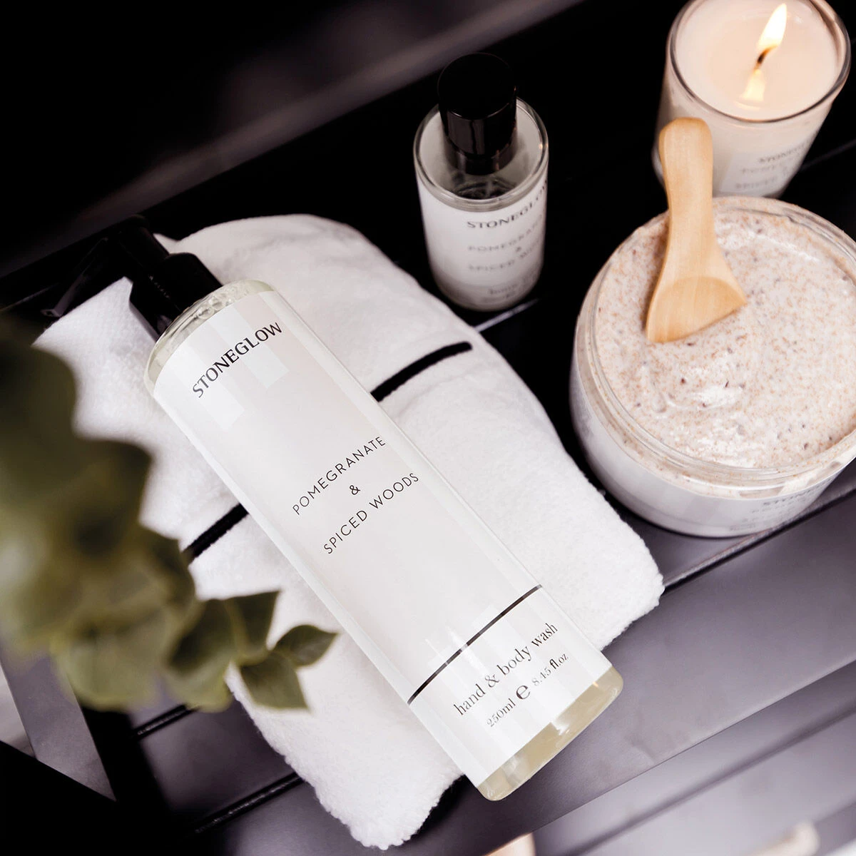 Stoneglow Modern Classics Pomegranate & Spiced Woods Hand & Body Wash 250ml 5 Stoneglow Modern Classics Pomegranate & Spiced Woods Hand & Body Wash 250ml - Image 3