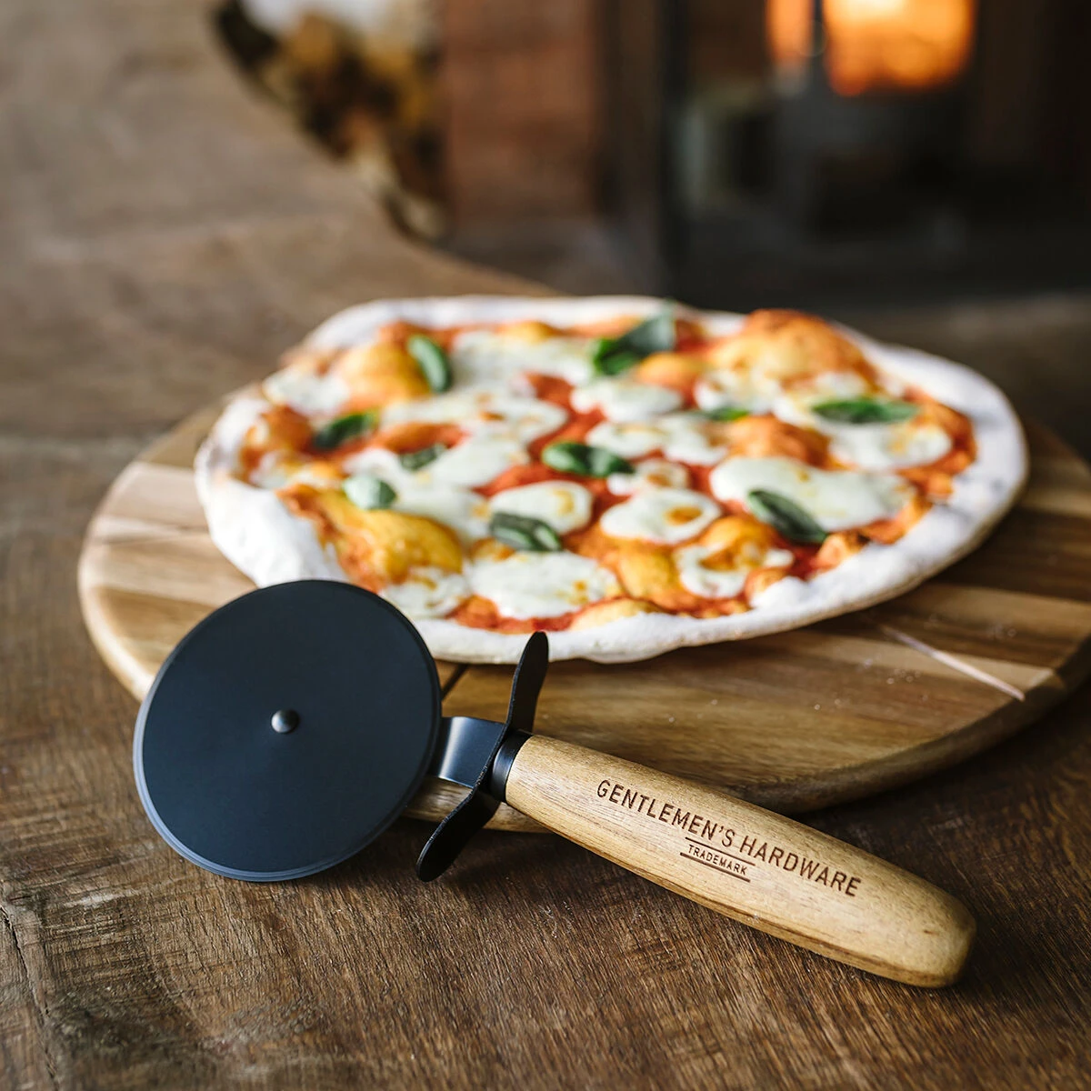 Gentlemen's Hardware Pizza Cutter & Serving Board 3 Gentlemen's Hardware Pizza Cutter & Serving Board