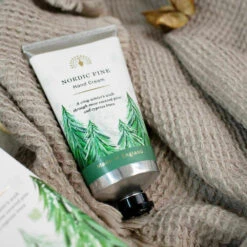 The English Soap Company Nordic Pine Hand Cream 75ml -Home Furnishings Store the english soap company wt002 esc nordic pine hand cream 75ml lifestyle 2