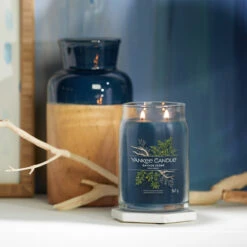 Yankee Candle Bayside Cedar Signature Large Jar Candle 15 Yankee Candle Bayside Cedar Signature Large Jar Candle -Home Furnishings Store yankee candle 1629980e bayside cedar signature large jar candle lifestyle 2